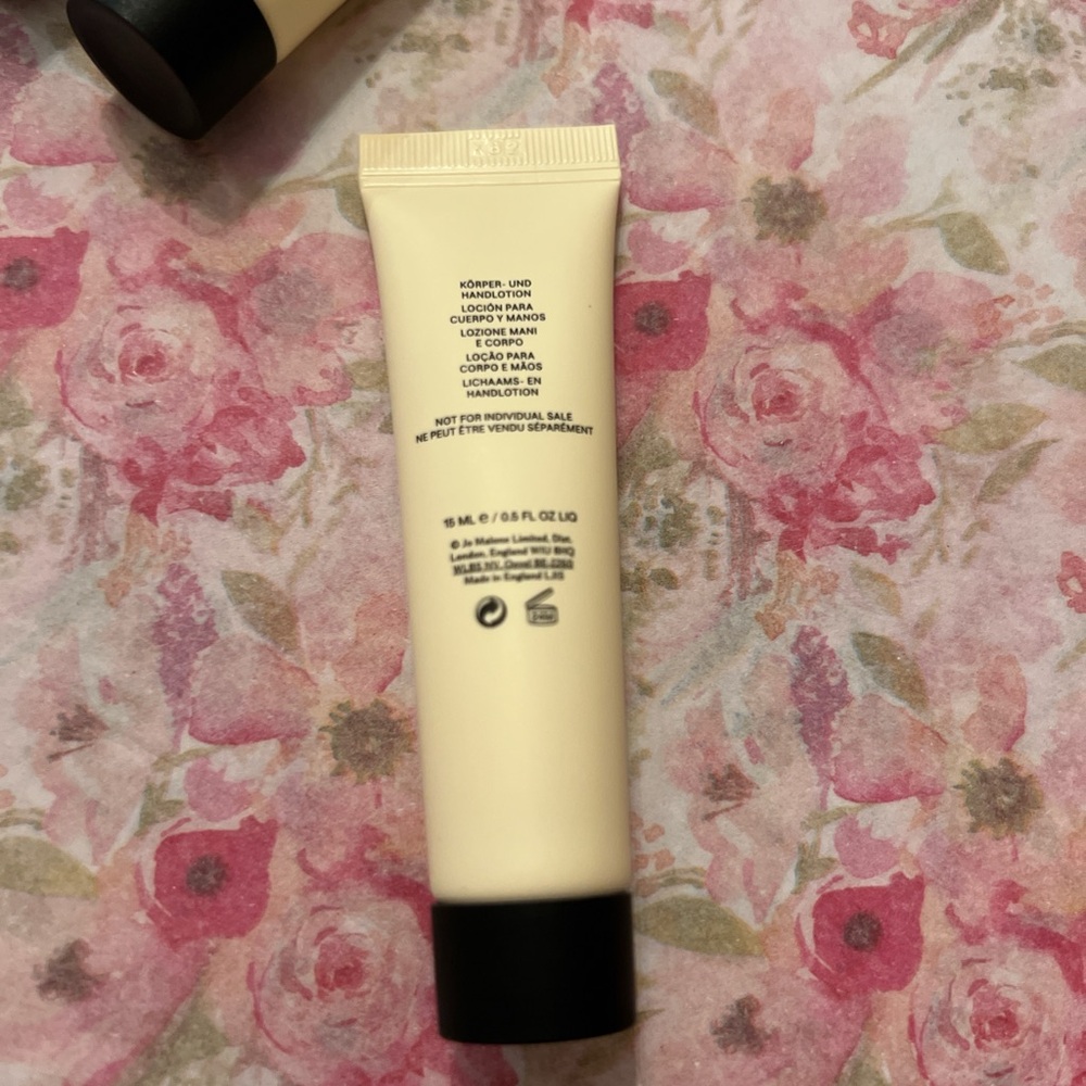 Jo Malone wood sage, and sea salt lotion - Picture 3 of 3